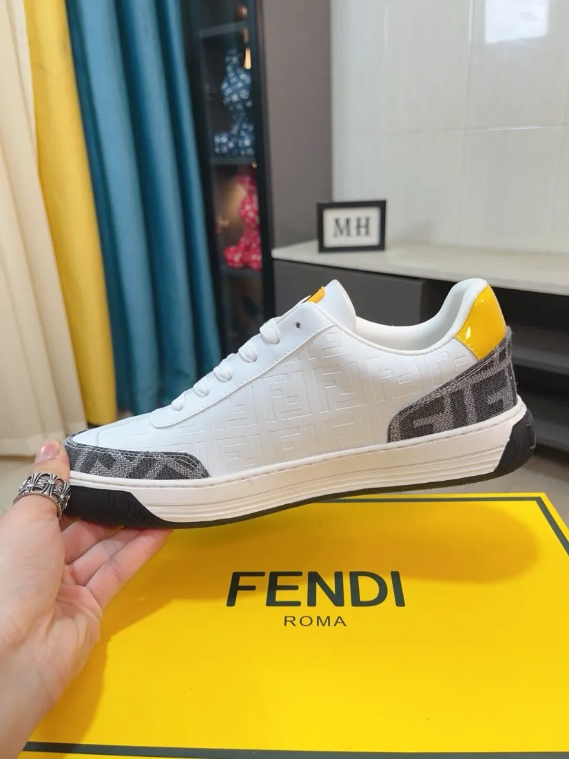 Men's Men's Shoes💰420🌹🌹[fendi] Fendi's classic and comfortable men's, this complex sneaker is made of soft calfskin➕genuine leather lining➕original ultra-light rubber material with rough outsole. This unique and light style is suitable for the casual and refined sensibility of this season. It is comfortable and natural on the feet. It is an everyday style for casual travel in autumn and winter! 38/44